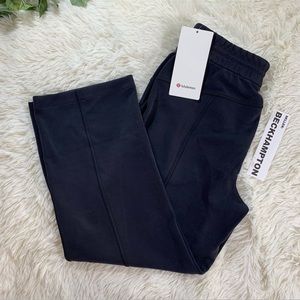Lululemon Softstreme High-Rise Straight Leg Crop
Color Black